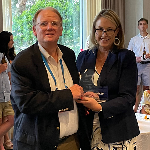 Bill Eley receives award at GPhA convention